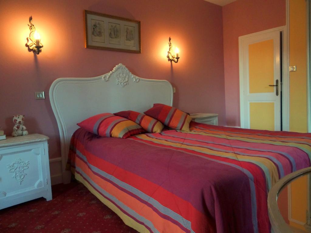 מונטיניאק La Roseraie Hotel Restaurant מראה חיצוני תמונה