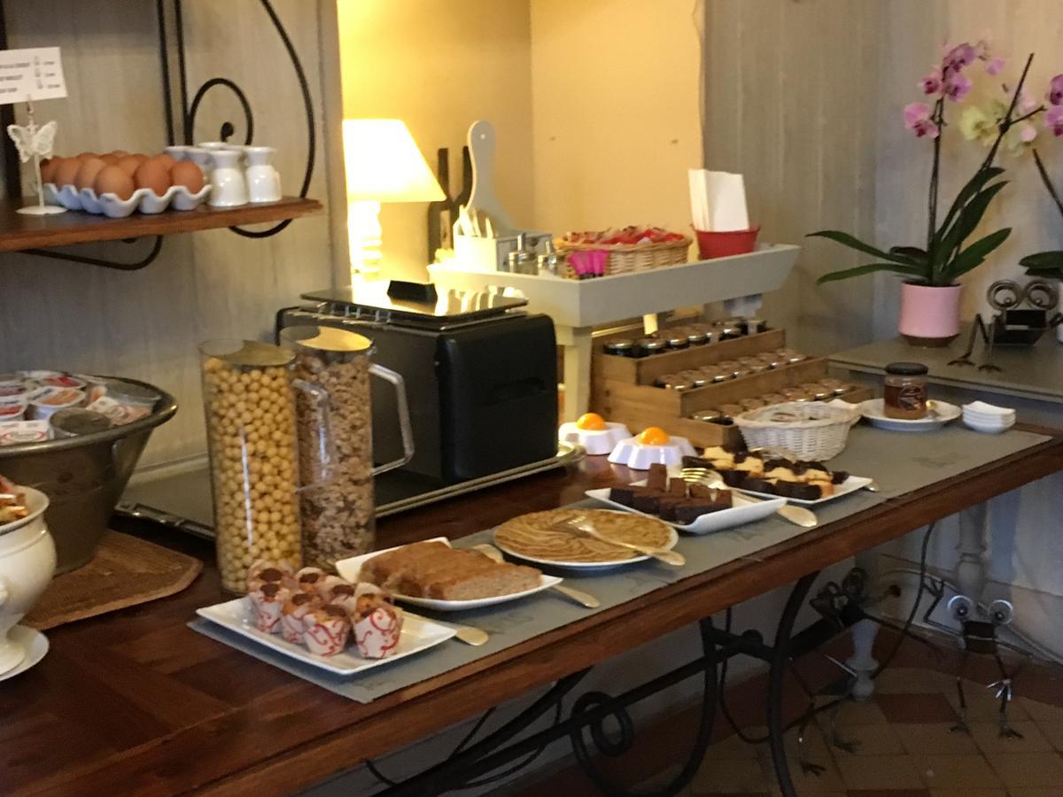 מונטיניאק La Roseraie Hotel Restaurant מראה חיצוני תמונה
